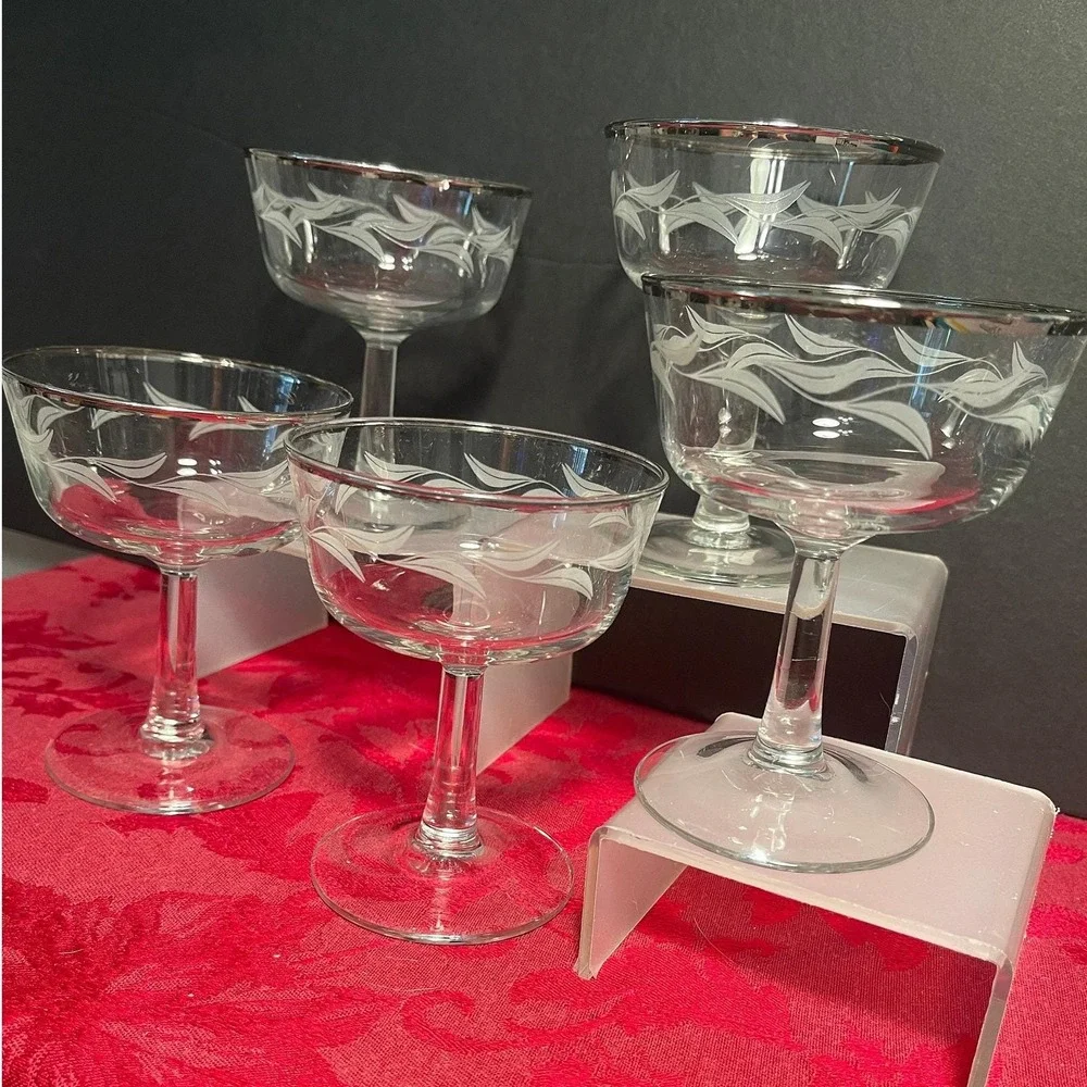 Vintage Cristal D'Arques Laurel Leaf Champagne Glasses France Set of 5 Platinum